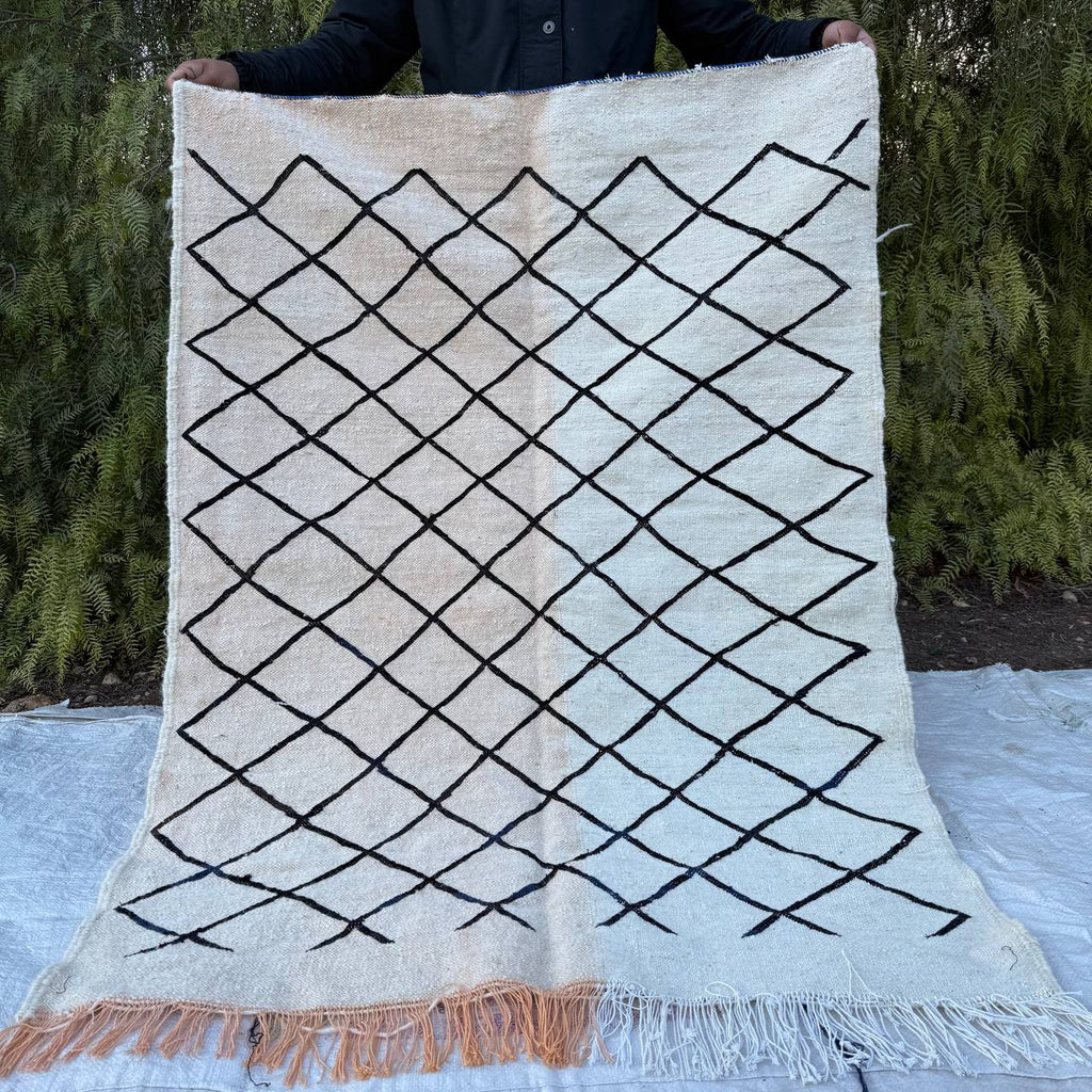 Traditional Moroccan Berber Rug – Authentic Handmade Atlas Wool Carpet