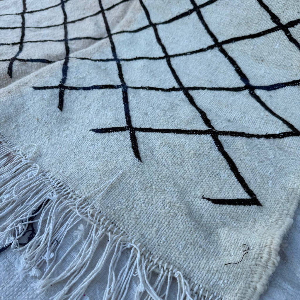 Traditional Moroccan Berber Rug – Authentic Handmade Atlas Wool Carpet