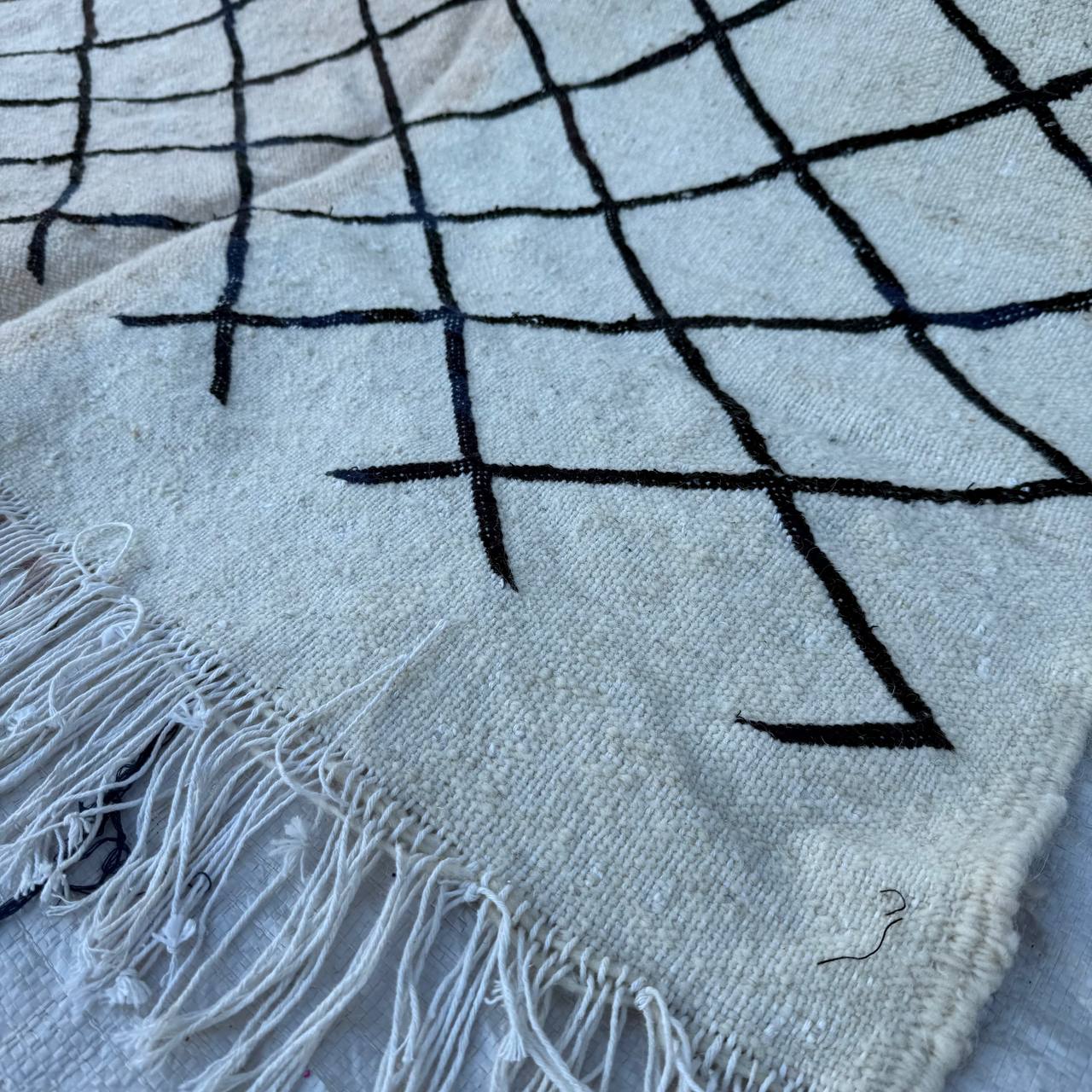 Traditional Moroccan Berber Rug – Authentic Handmade Atlas Wool Carpet