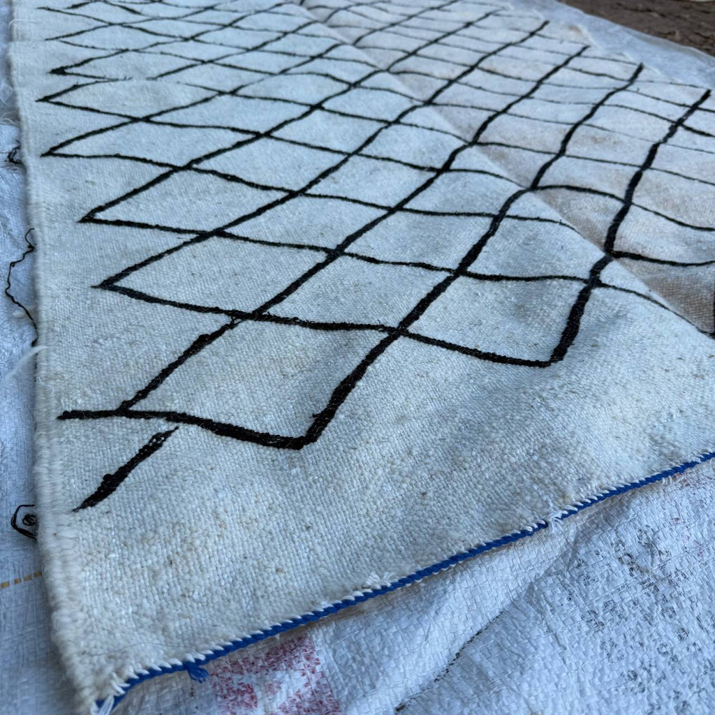 Traditional Moroccan Berber Rug – Authentic Handmade Atlas Wool Carpet