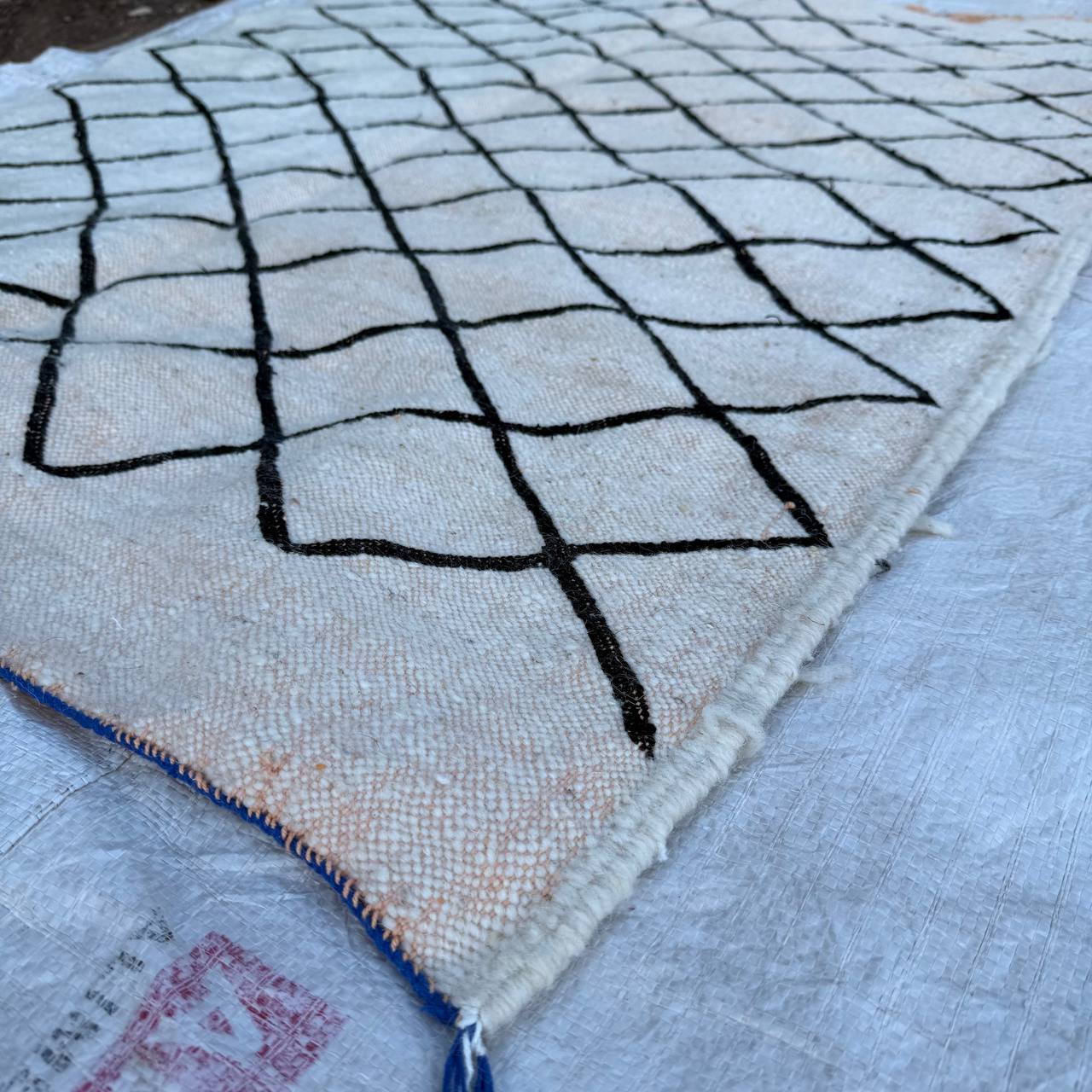 Traditional Moroccan Berber Rug – Authentic Handmade Atlas Wool Carpet