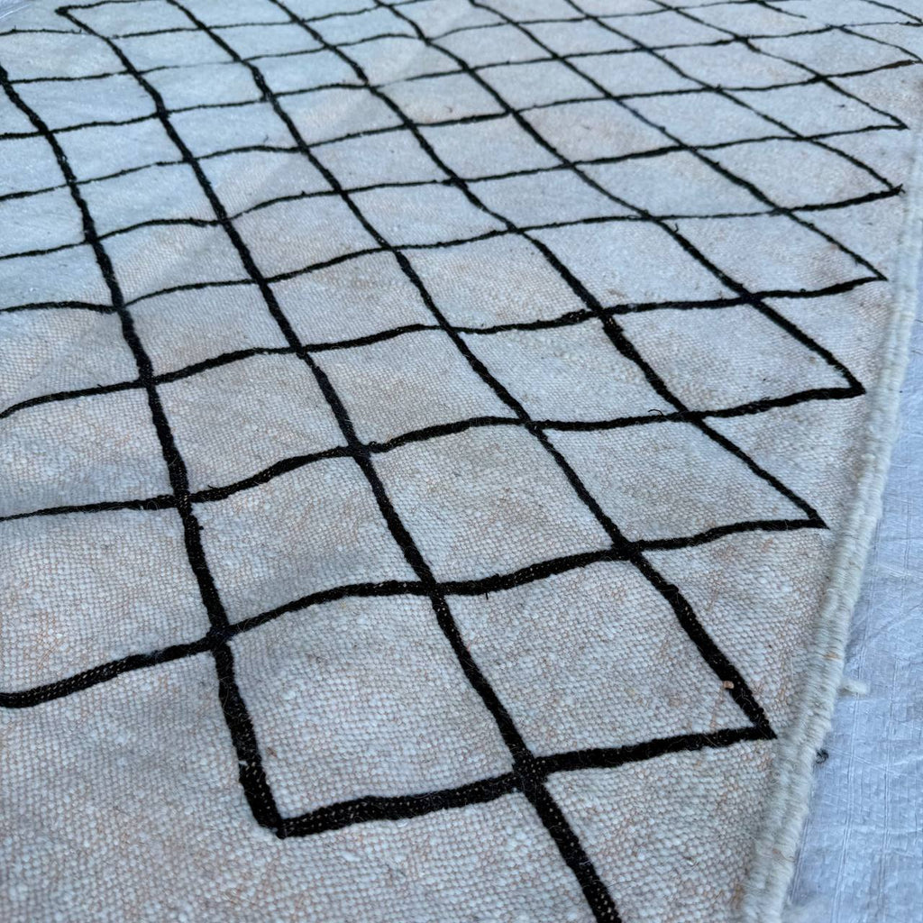 Traditional Moroccan Berber Rug – Authentic Handmade Atlas Wool Carpet