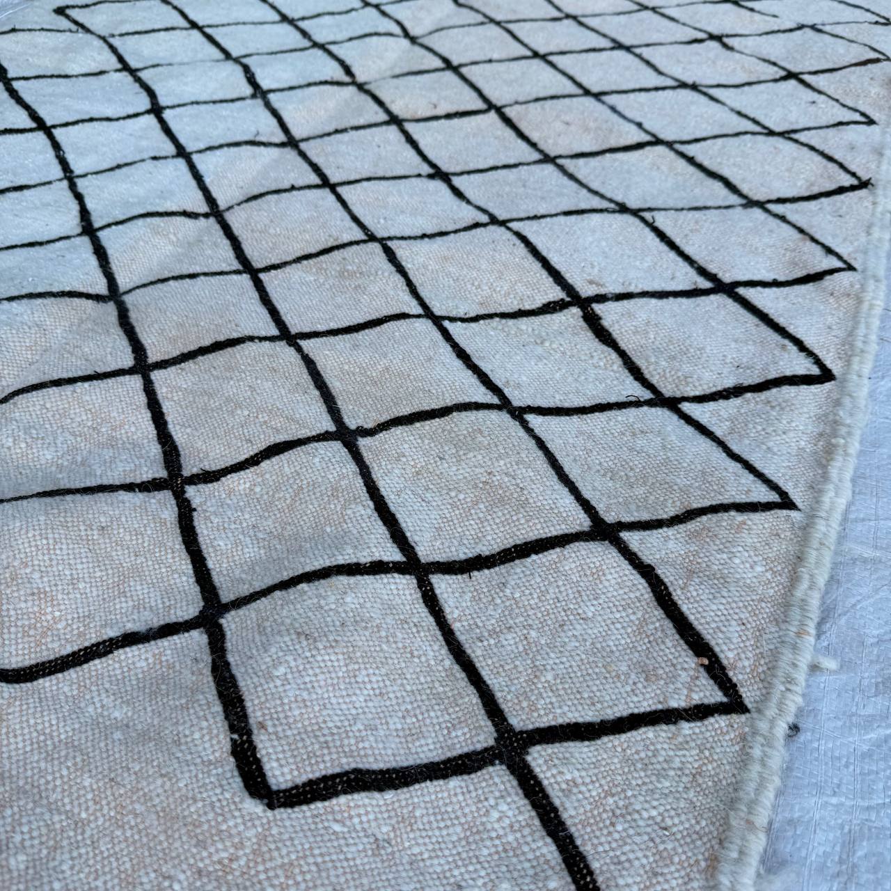 Traditional Moroccan Berber Rug – Authentic Handmade Atlas Wool Carpet
