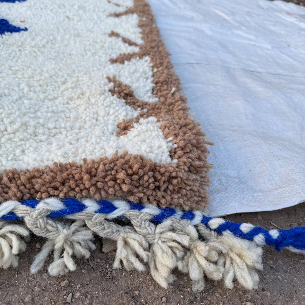 Handcrafted Moroccan Atlas Rug – Traditional Berber Wool Carpet