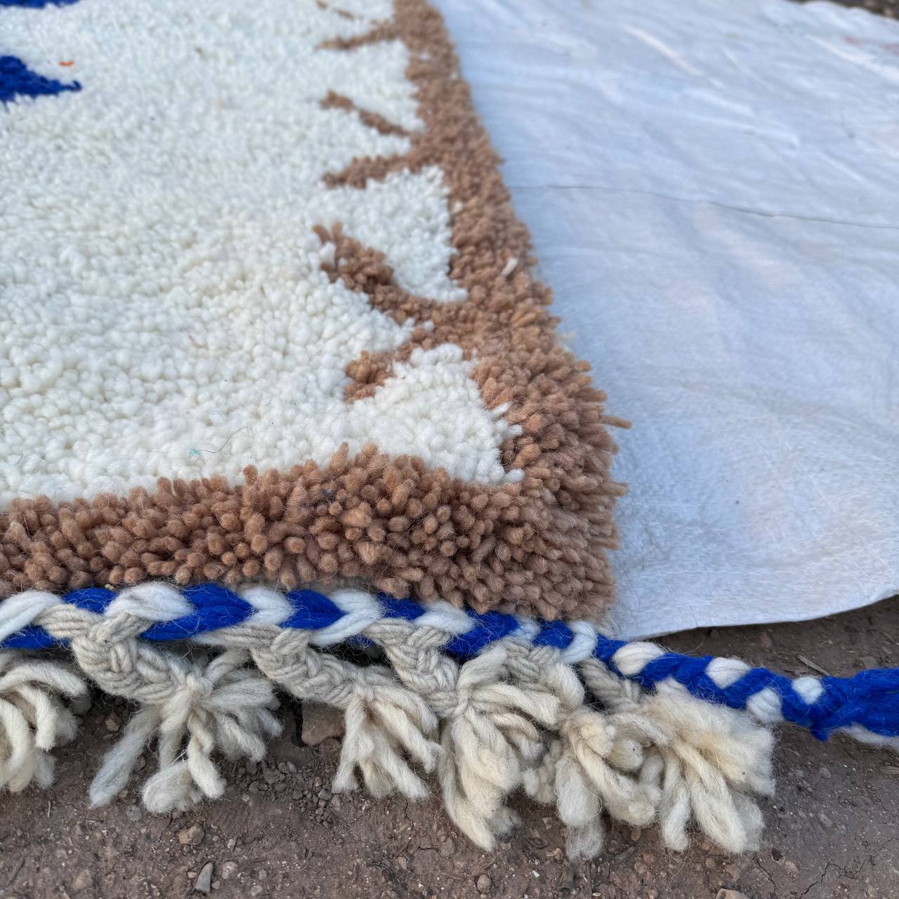 Handcrafted Moroccan Atlas Rug – Traditional Berber Wool Carpet