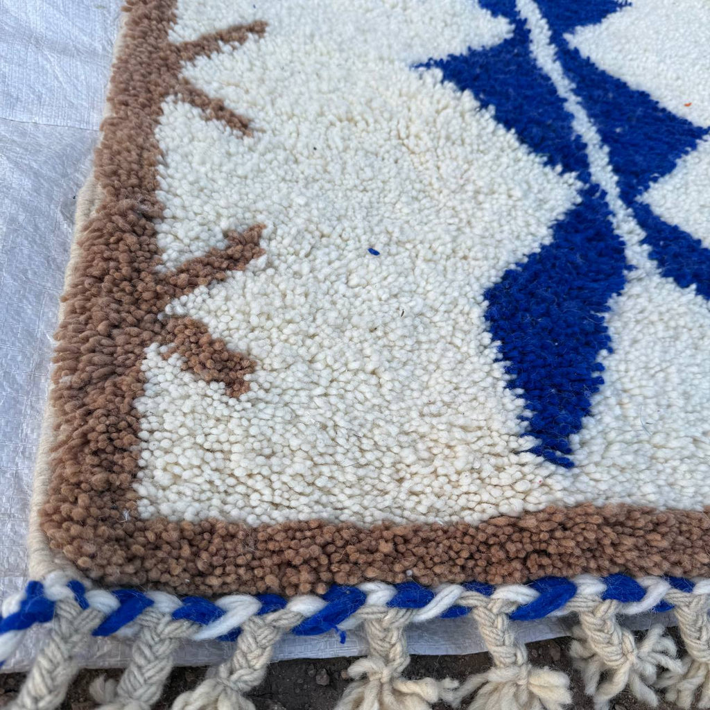 Handcrafted Moroccan Atlas Rug – Traditional Berber Wool Carpet