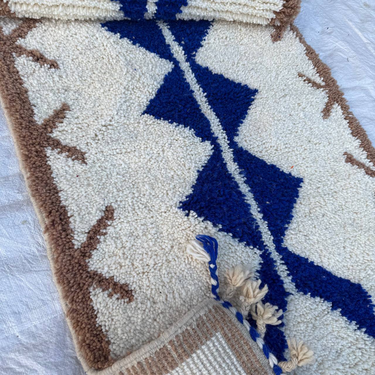 Handcrafted Moroccan Atlas Rug – Traditional Berber Wool Carpet