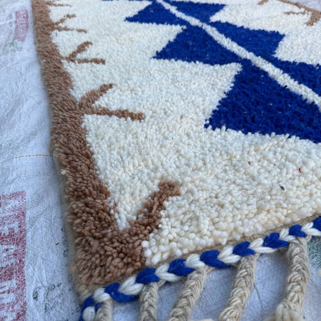 Handcrafted Moroccan Atlas Rug – Traditional Berber Wool Carpet
