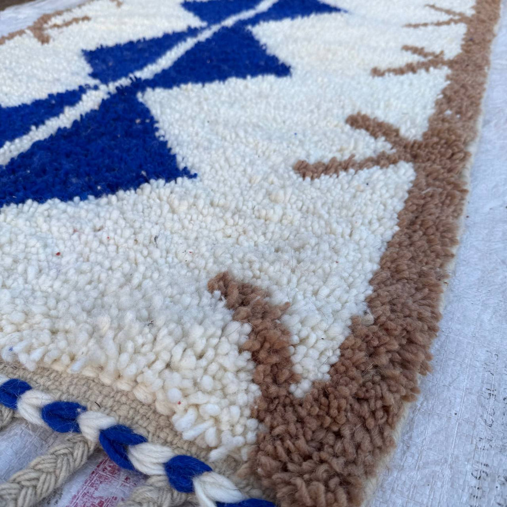 Handcrafted Moroccan Atlas Rug – Traditional Berber Wool Carpet